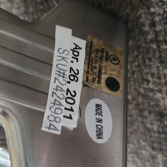 Underwriters Laboratories clamp on desk lamp - Picture 4 of 4